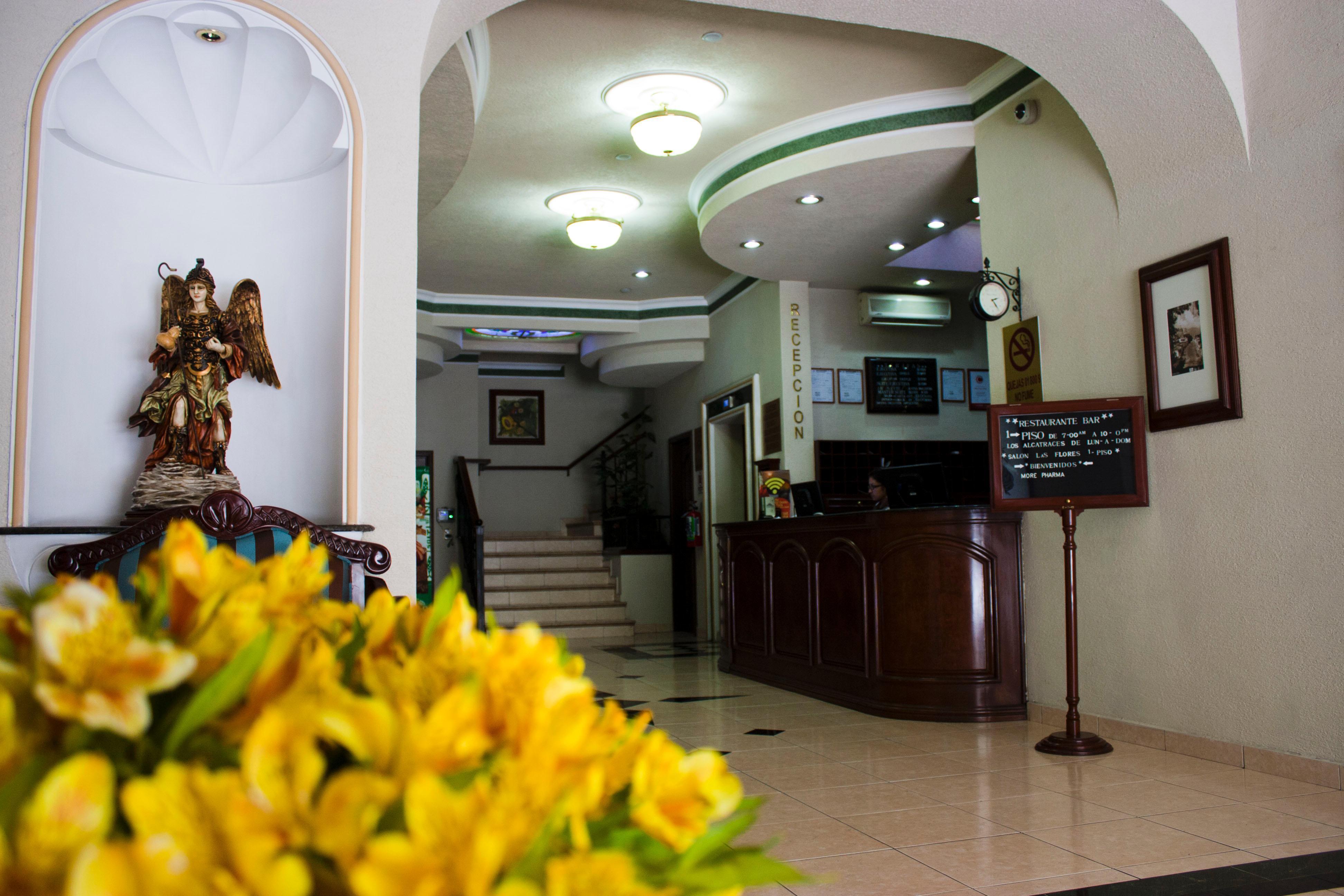 Hotel Casino Plaza Guadalajara Buitenkant foto